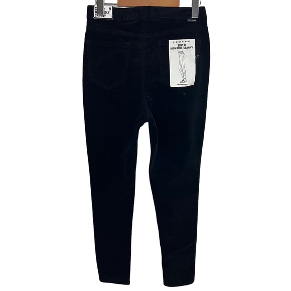 NEW Almost Famous Black Velvet Skinny Jeans Size 3 OR 9 Super High Rise - Picture 9 of 9